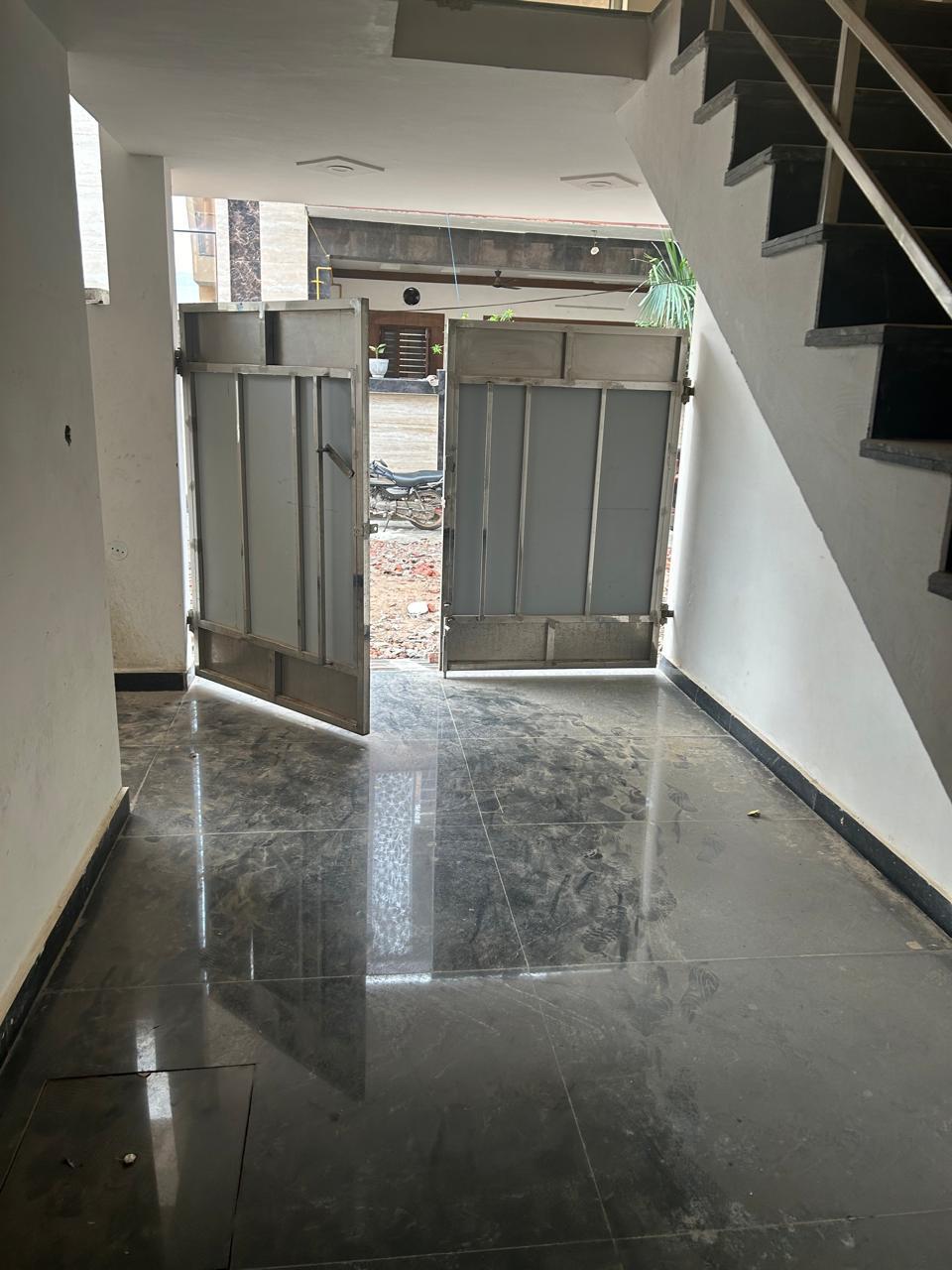 Independant House for Sell In Dayalbagh